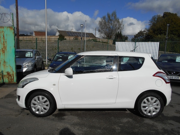 Used Suzuki Swift 2013 for sale - 76207179: Photo 4