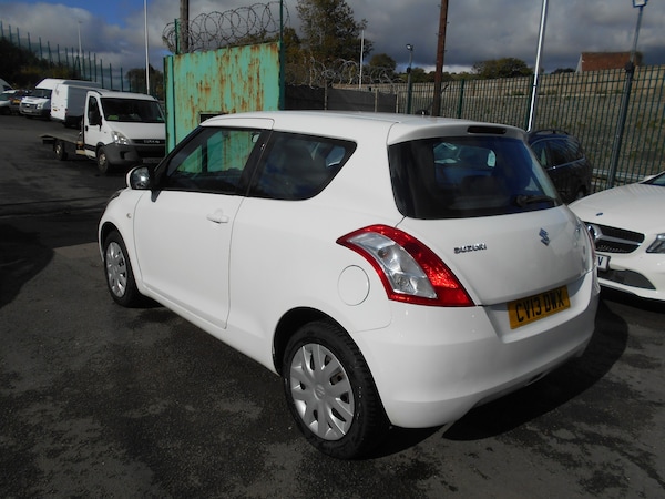 Used Suzuki Swift 2013 for sale - 76207179: Photo 5