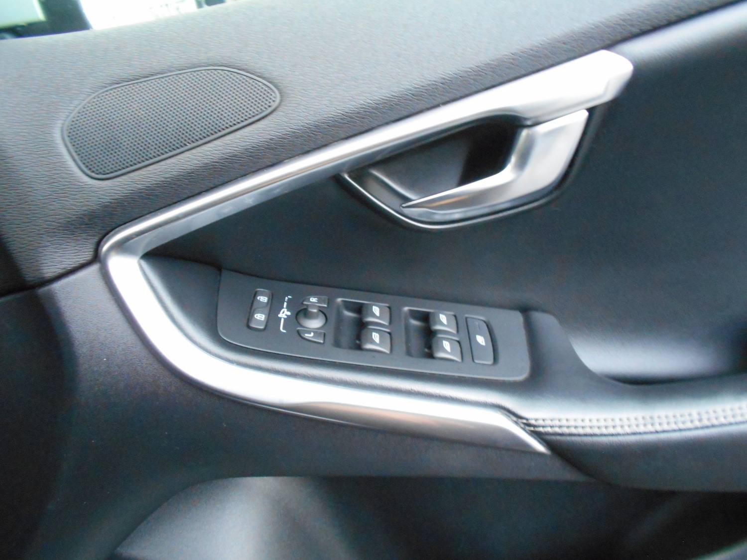 Used Volvo V40 2017 for sale - 76366746: Photo 15