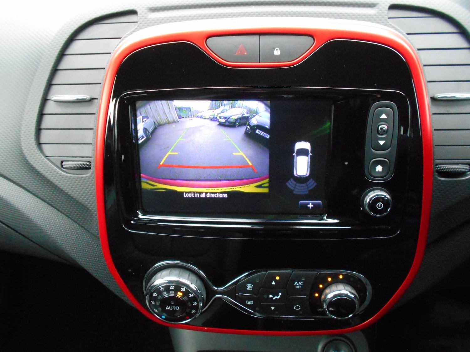 Used Renault Captur 2015 for sale - 77023483: Photo 10