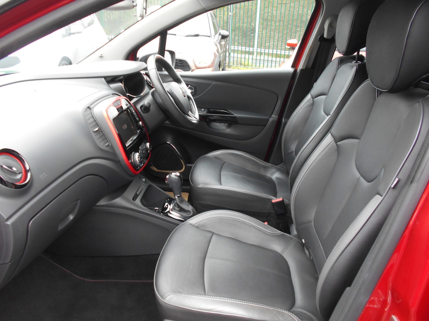 Used Renault Captur 2015 for sale - 77023483: Photo 11