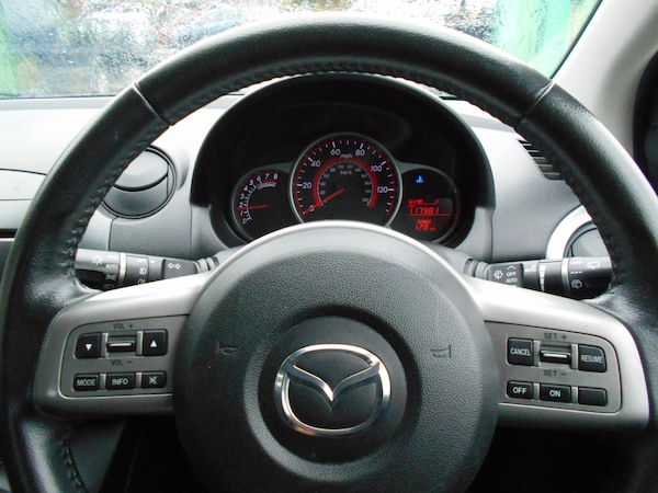 Used Mazda Mazda2 2010 for sale - 75700018: Photo 11
