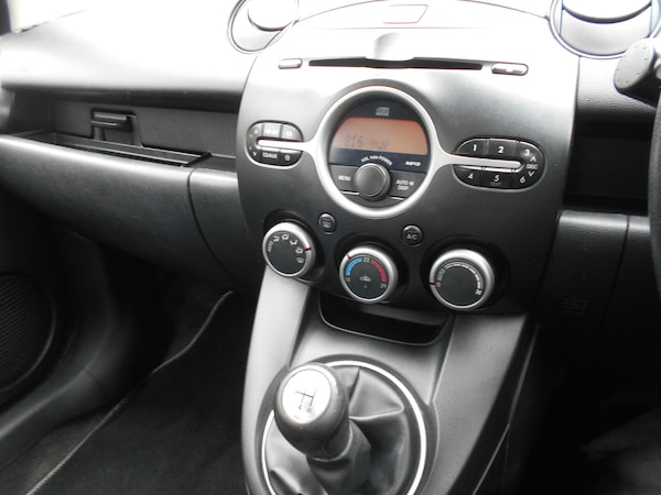 Used Mazda Mazda2 2010 for sale - 75700018: Photo 14