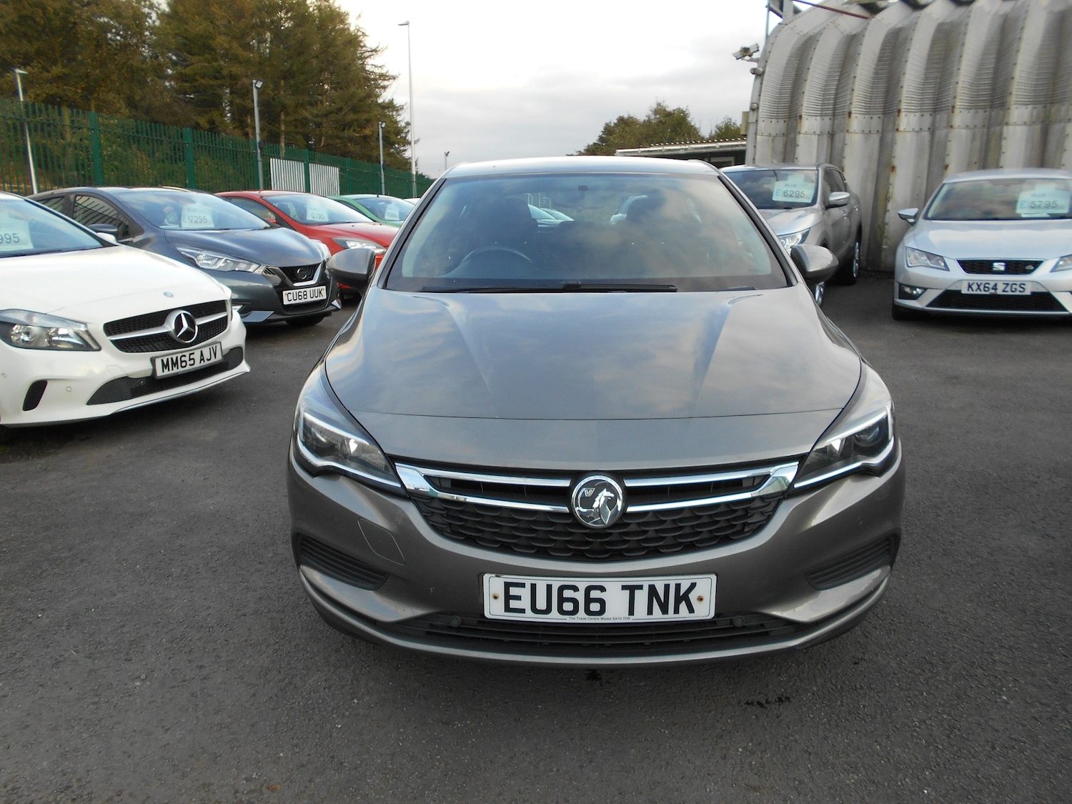 Used Vauxhall Astra 2016 for sale - 76319451: Photo 2