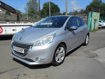 Used Peugeot 208 2013 for sale - 79019803: Photo