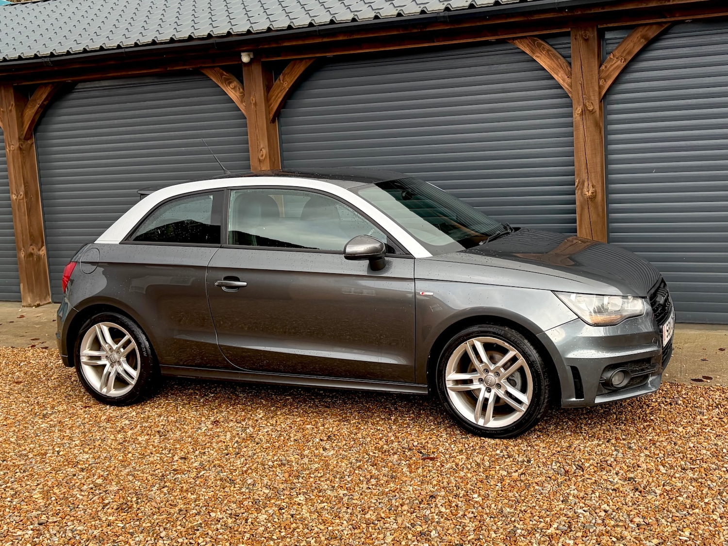 Used Audi A1 2011 for sale - 77234595: Photo 2