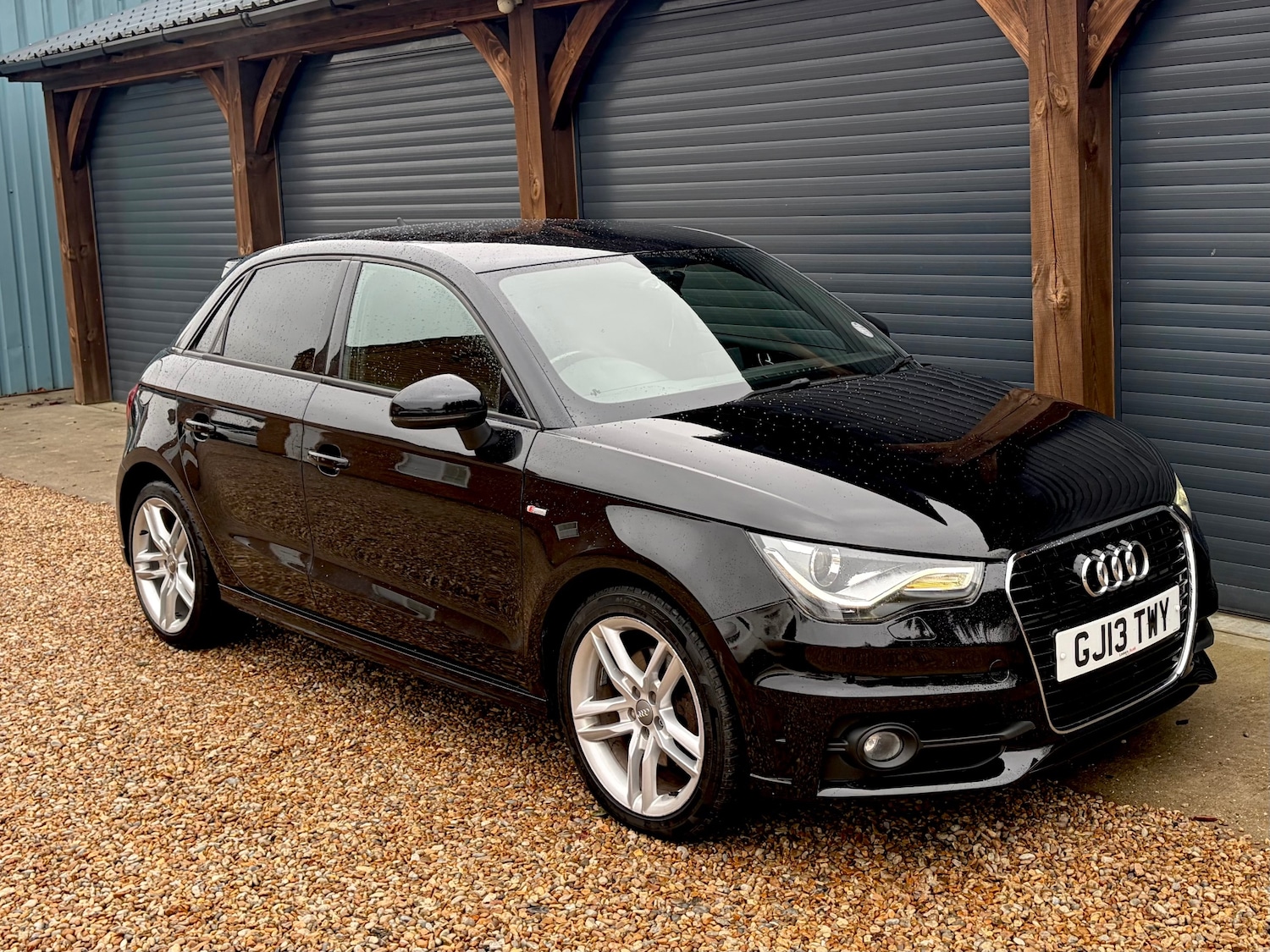 Used Audi A1 2013 for sale - 77399602: Photo 2
