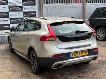 Used Volvo V40 Cross Country 2017 for sale - 75339724: Photo