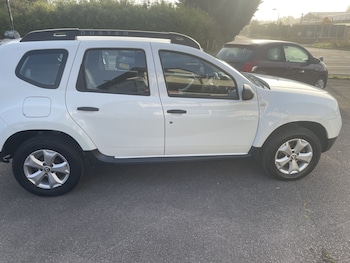 Used Dacia Duster 2015 for sale - 78782418: Photo