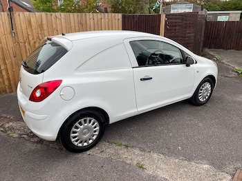 Used Vauxhall Corsa 2011 for sale - 75550317: Photo
