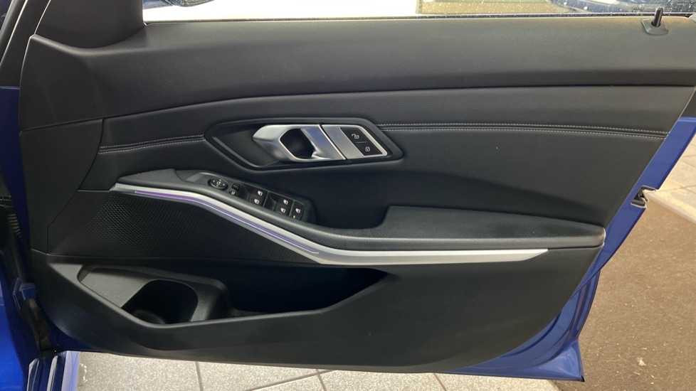 Used BMW 3 Series 2021 for sale - 76458770: Photo 32