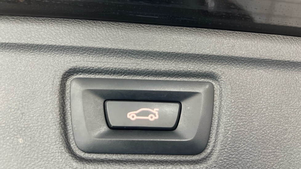 Used BMW 3 Series 2022 for sale - 76921931: Photo 32