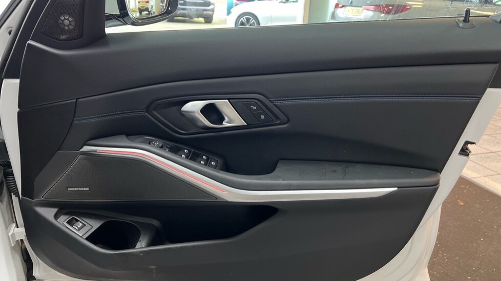 Used BMW 3 Series 2024 for sale - 76731579: Photo 30