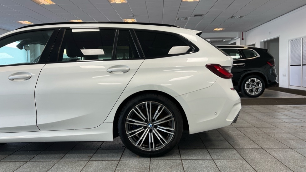 Used BMW 3 Series 2021 for sale - 76350775: Photo 26