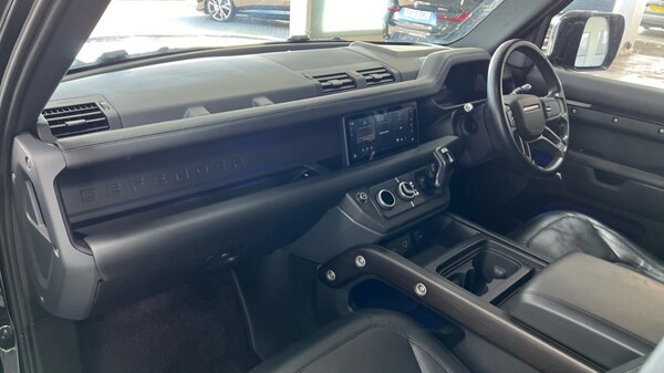 Used Land Rover Defender 2021 for sale - 76086683: Photo 10