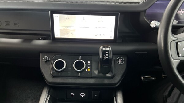 Used Land Rover Defender 2021 for sale - 76086683: Photo 12
