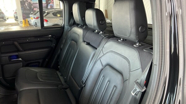 Used Land Rover Defender 2021 for sale - 76086683: Photo 14