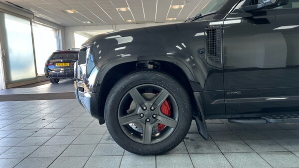Used Land Rover Defender 2021 for sale - 76086683: Photo 17
