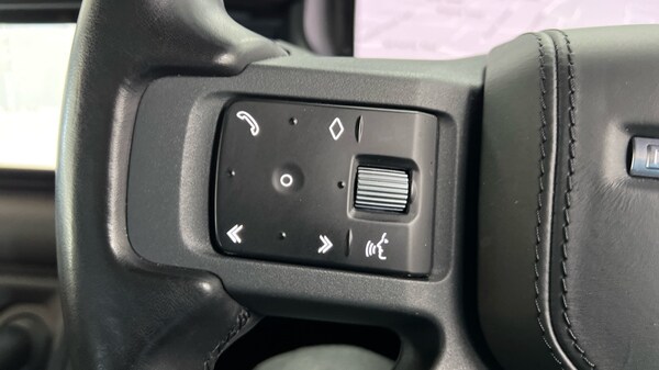 Used Land Rover Defender 2021 for sale - 76086683: Photo 22