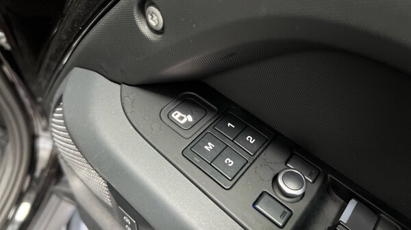 Used Land Rover Defender 2021 for sale - 76086683: Photo 32