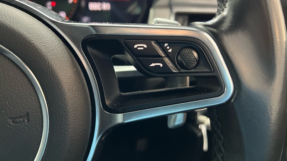 Used Porsche Macan 2018 for sale - 76780345: Photo 21