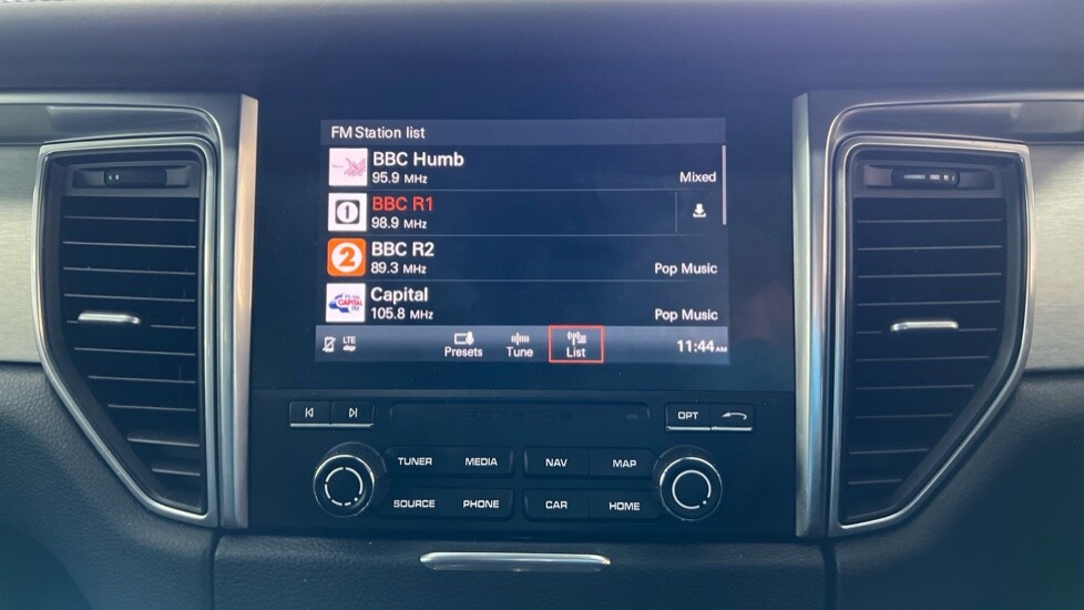 Used Porsche Macan 2018 for sale - 76780345: Photo 27