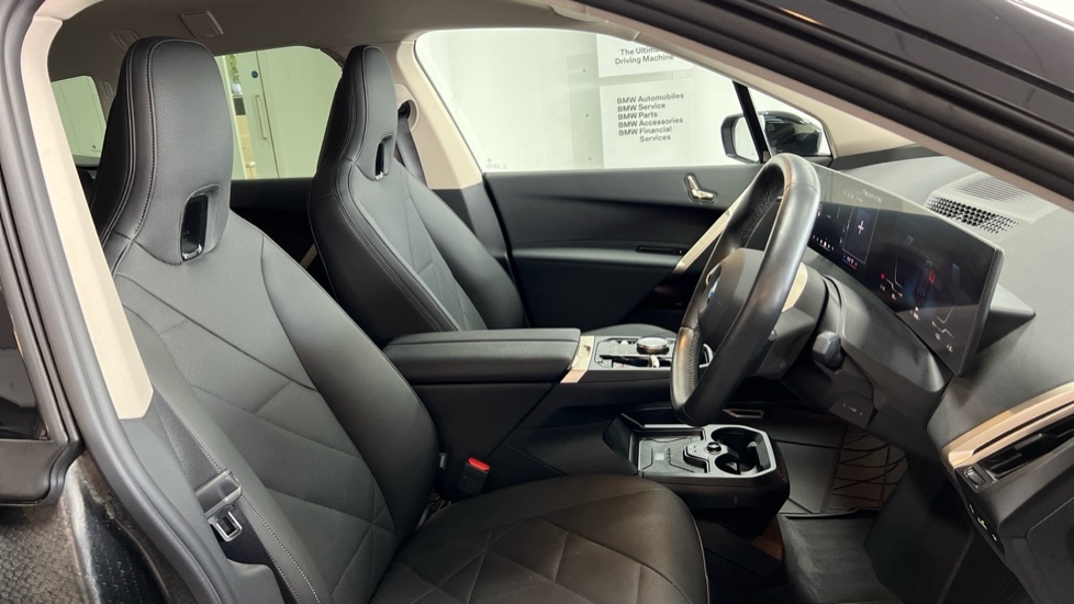 Used BMW iX 2025 for sale - 76312352: Photo 11