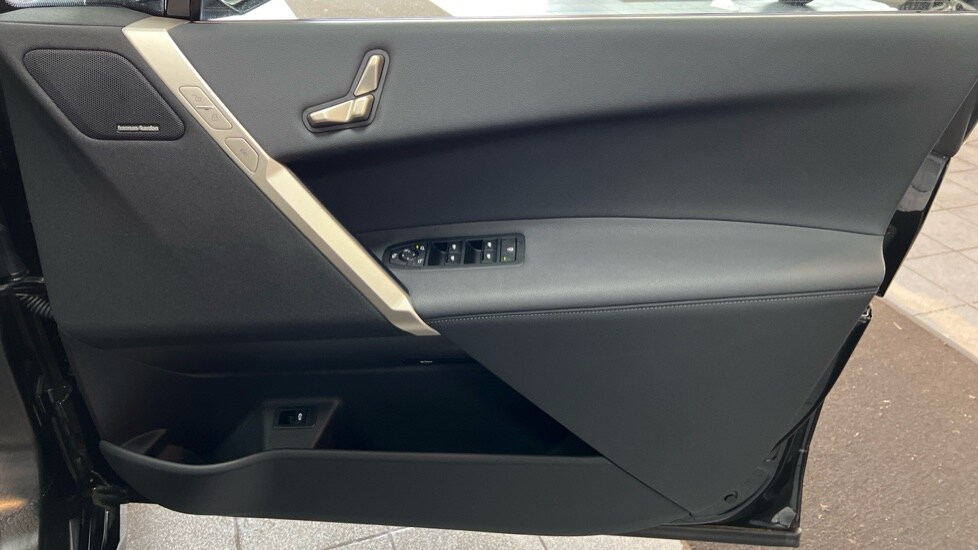 Used BMW iX 2025 for sale - 76312352: Photo 32