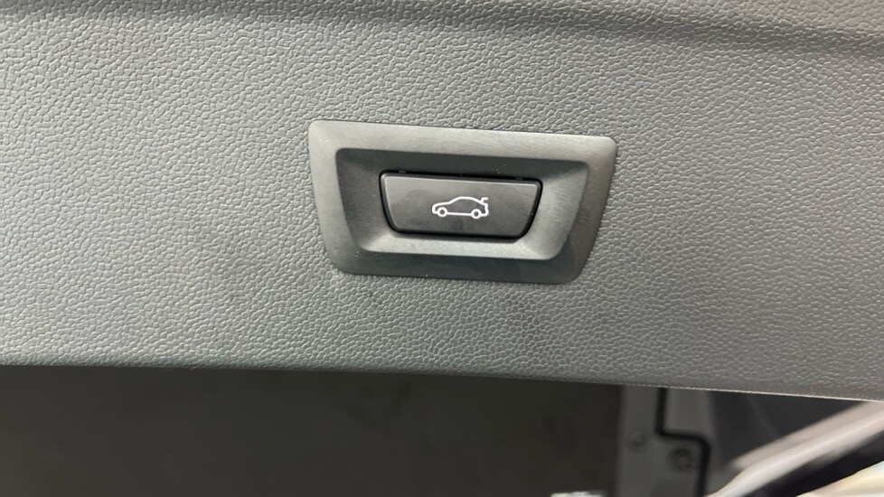 Used BMW iX 2025 for sale - 76312352: Photo 35