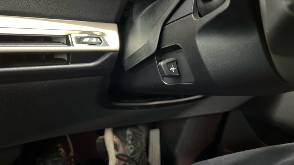 Used BMW iX 2025 for sale - 76312352: Photo 40