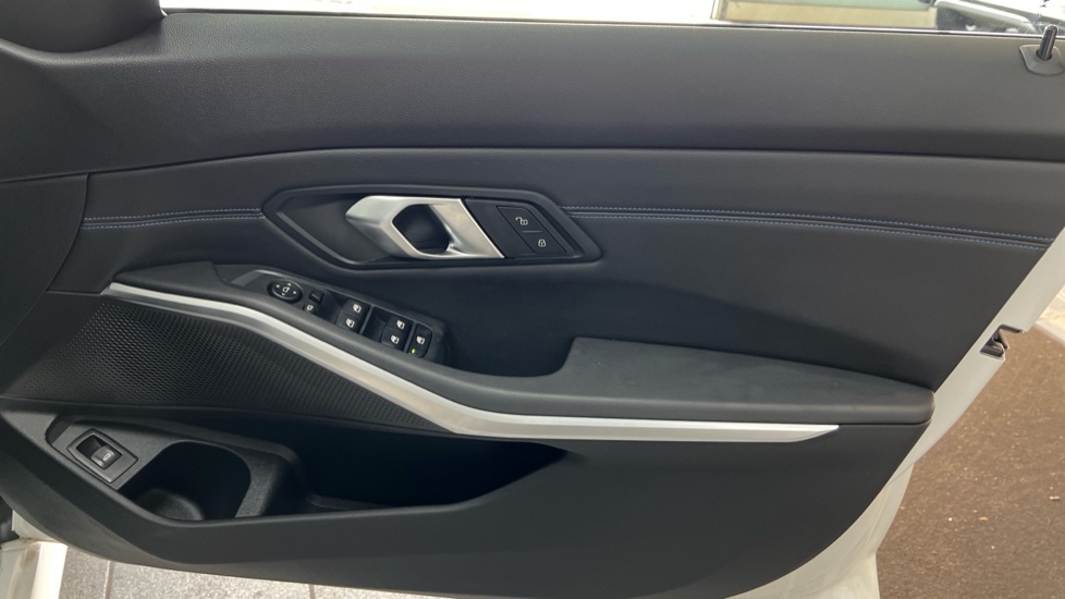 Used BMW 3 Series 2025 for sale - 76154758: Photo 32