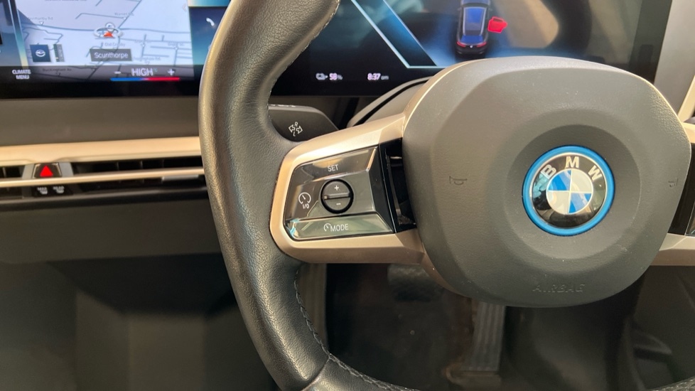 Used BMW iX 2022 for sale - 76466530: Photo 17