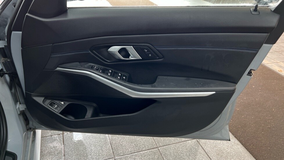 Used BMW 3 Series 2025 for sale - 76552433: Photo 32