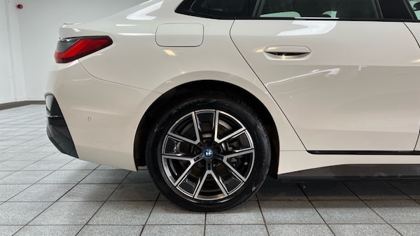 Used BMW i4 2022 for sale - 76183827: Photo 27