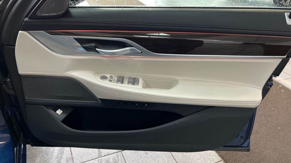 Used BMW 7 Series 2022 for sale - 76289891: Photo 32