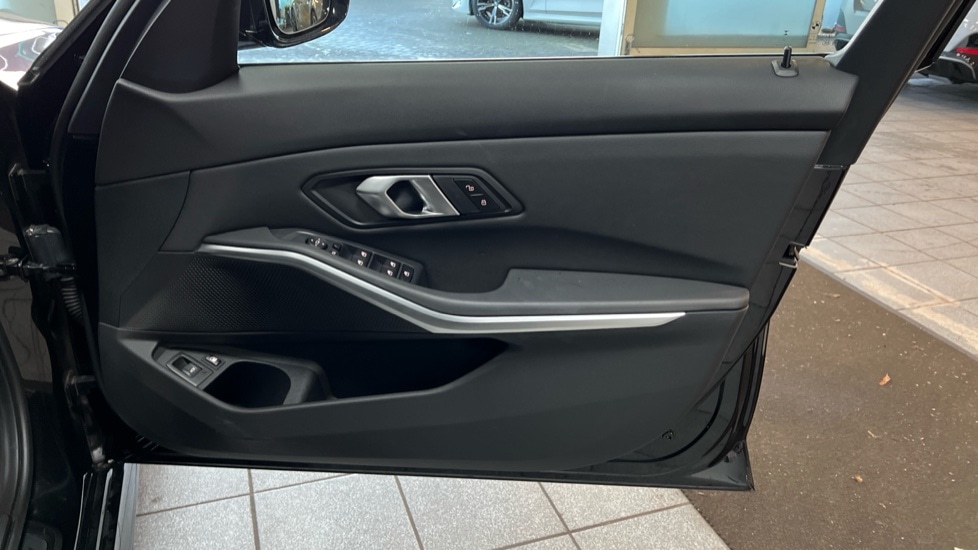 Used BMW 3 Series 2025 for sale - 76731517: Photo 30