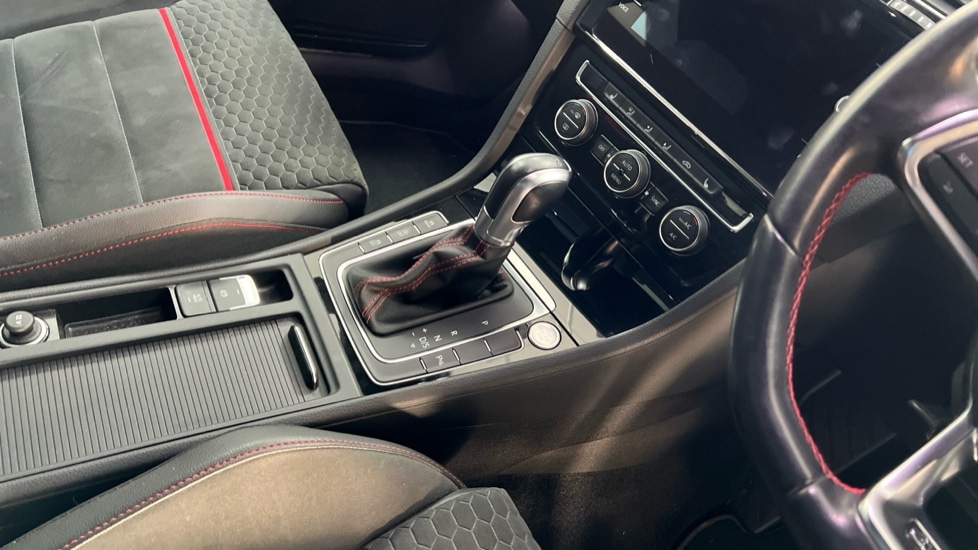 Used Volkswagen Golf 2018 for sale - 76999374: Photo 25