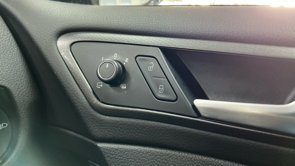 Used Volkswagen Golf 2018 for sale - 76999374: Photo 32