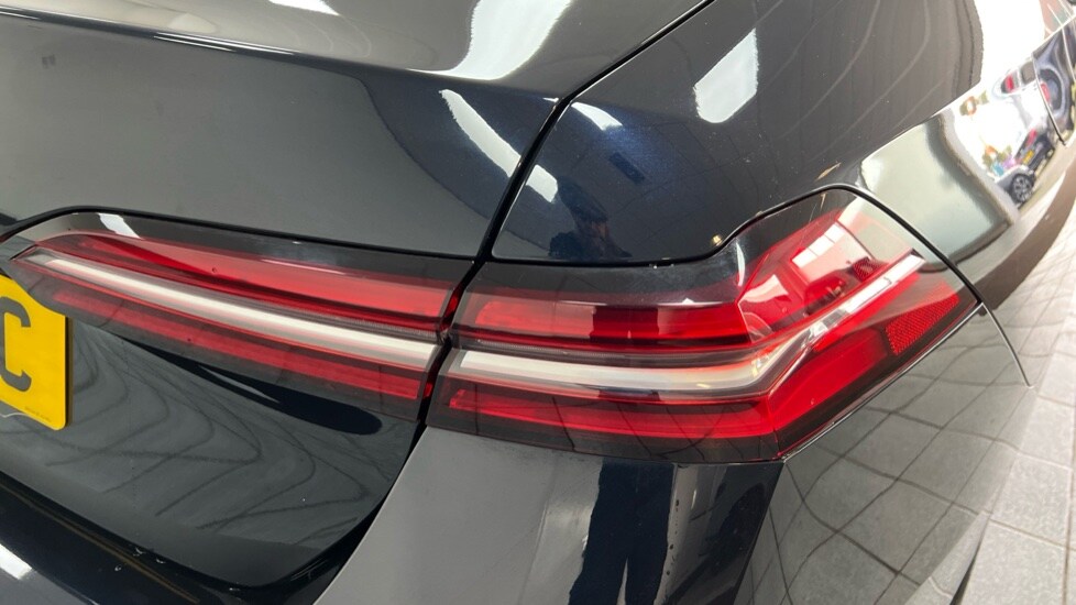 Used BMW 5 Series 2025 for sale - 75929890: Photo 28