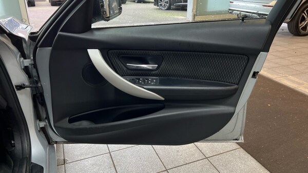 Used BMW 3 Series 2017 for sale - 76289960: Photo 25