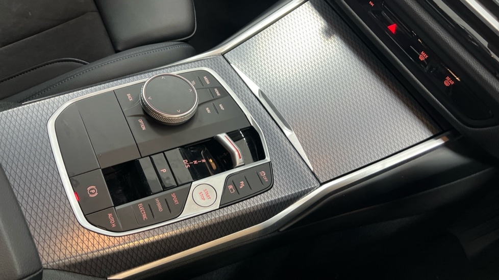 Used BMW 3 Series 2024 for sale - 76580214: Photo 10