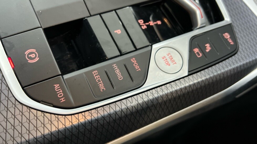 Used BMW 3 Series 2024 for sale - 76580214: Photo 19