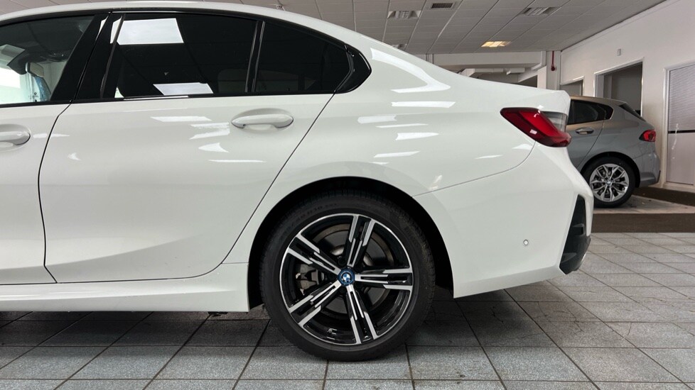 Used BMW 3 Series 2024 for sale - 76580214: Photo 26