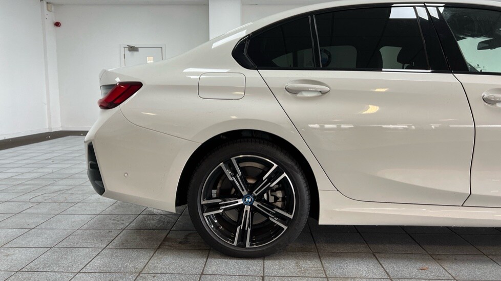 Used BMW 3 Series 2024 for sale - 76580214: Photo 27