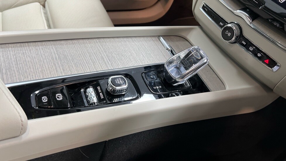 Used Volvo XC60 2020 for sale - 76623498: Photo 25