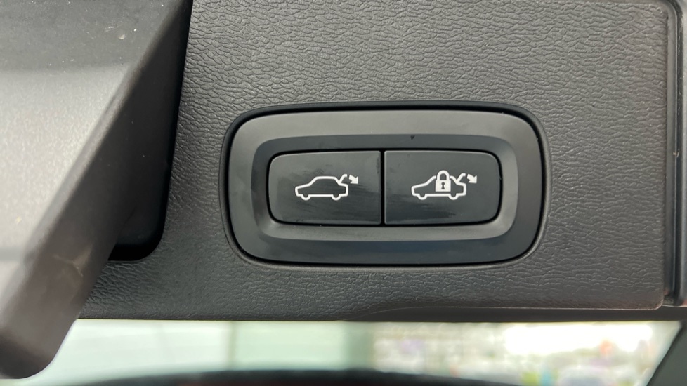 Used Volvo XC60 2020 for sale - 76623498: Photo 32