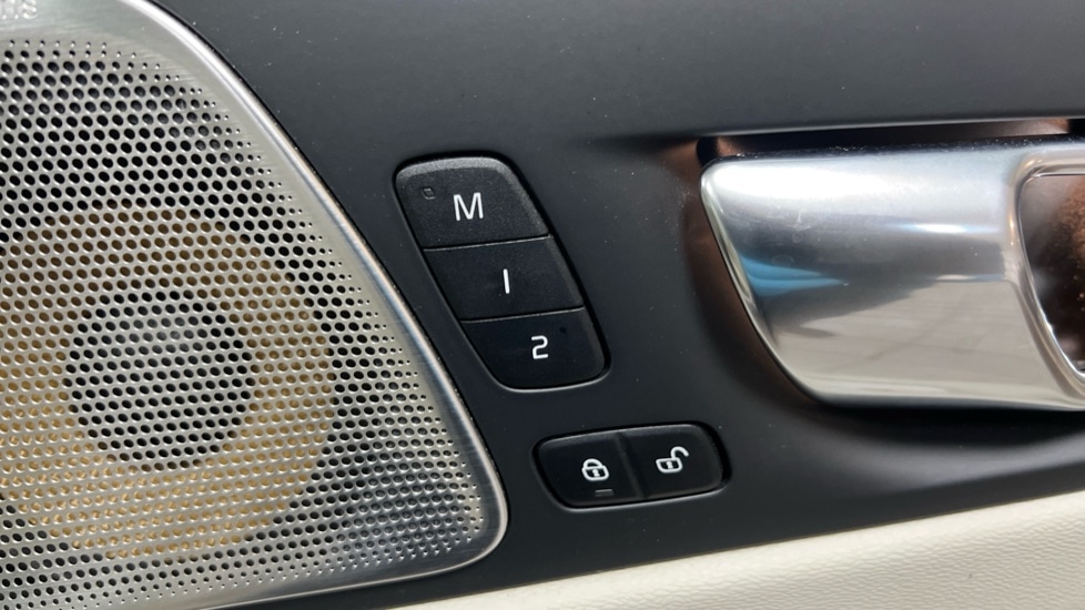 Used Volvo XC60 2020 for sale - 76623498: Photo 36