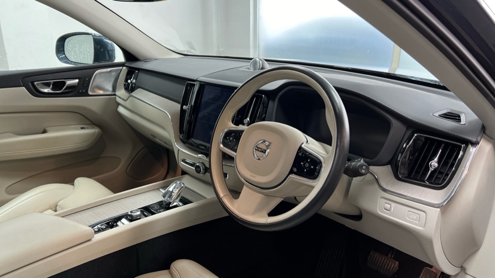 Used Volvo XC60 2020 for sale - 76623498: Photo 9
