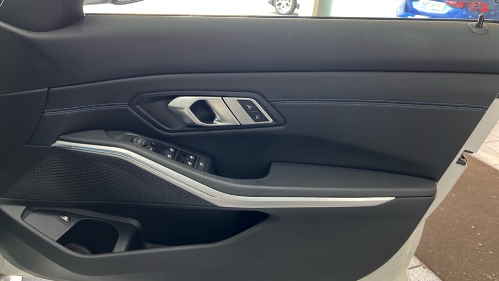 Used BMW 3 Series 2022 for sale - 75934599: Photo 32