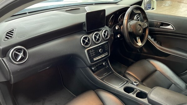 Used Mercedes-Benz A-Class 2018 for sale - 76092112: Photo 10